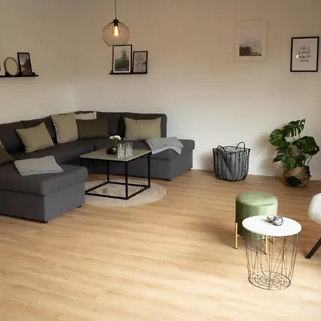 Apartment 5 Sterne Premium Ferienwohnung In Ostseenaehe *